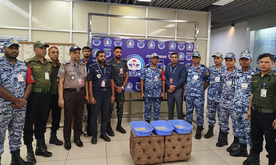 দুবাই থেকে আসা বিমানে ৪২ কোটি টাকার ১৬০টি সোনার বার উদ্ধার